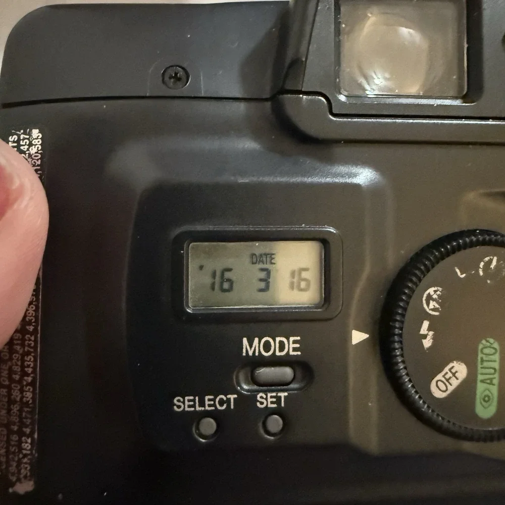 Canon Sure Shot 60 Zoom 35mm Point & Shoot Auto Focus Film Camera READ